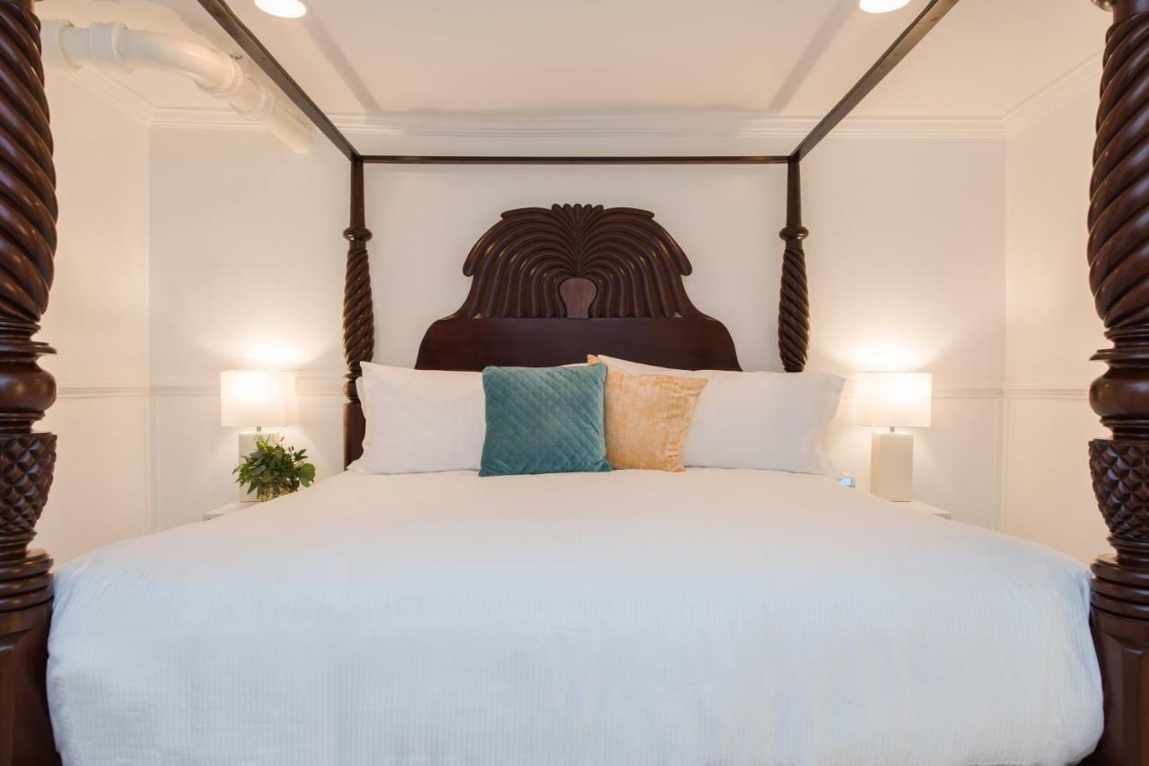 Devereux Suite Grand or Former Cellar or No Windows