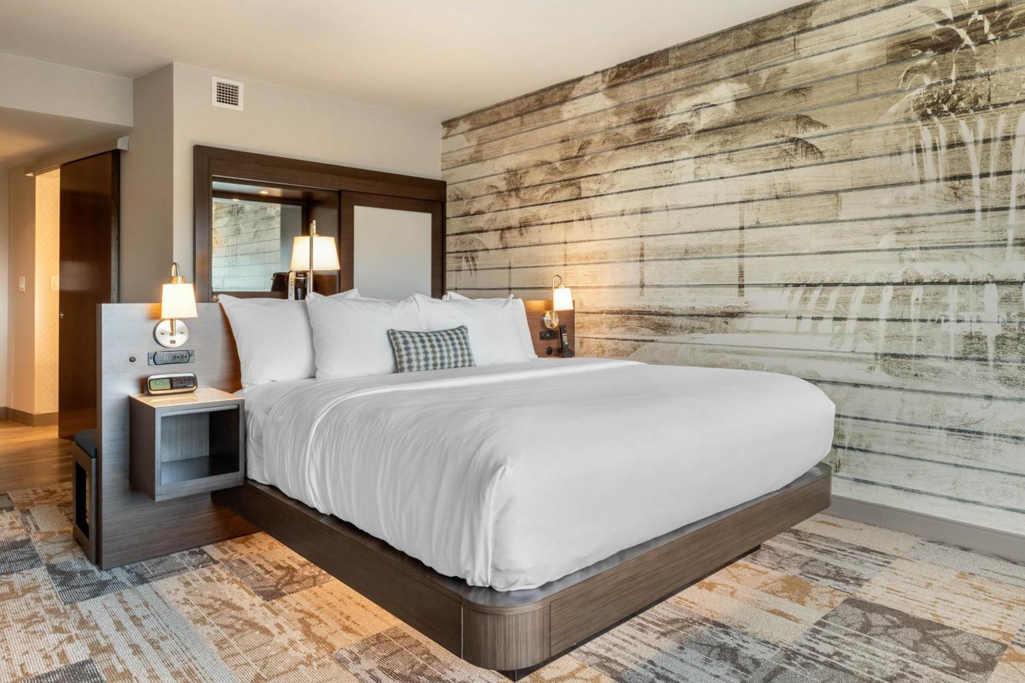 King Room with River View,1699159163:JPEG