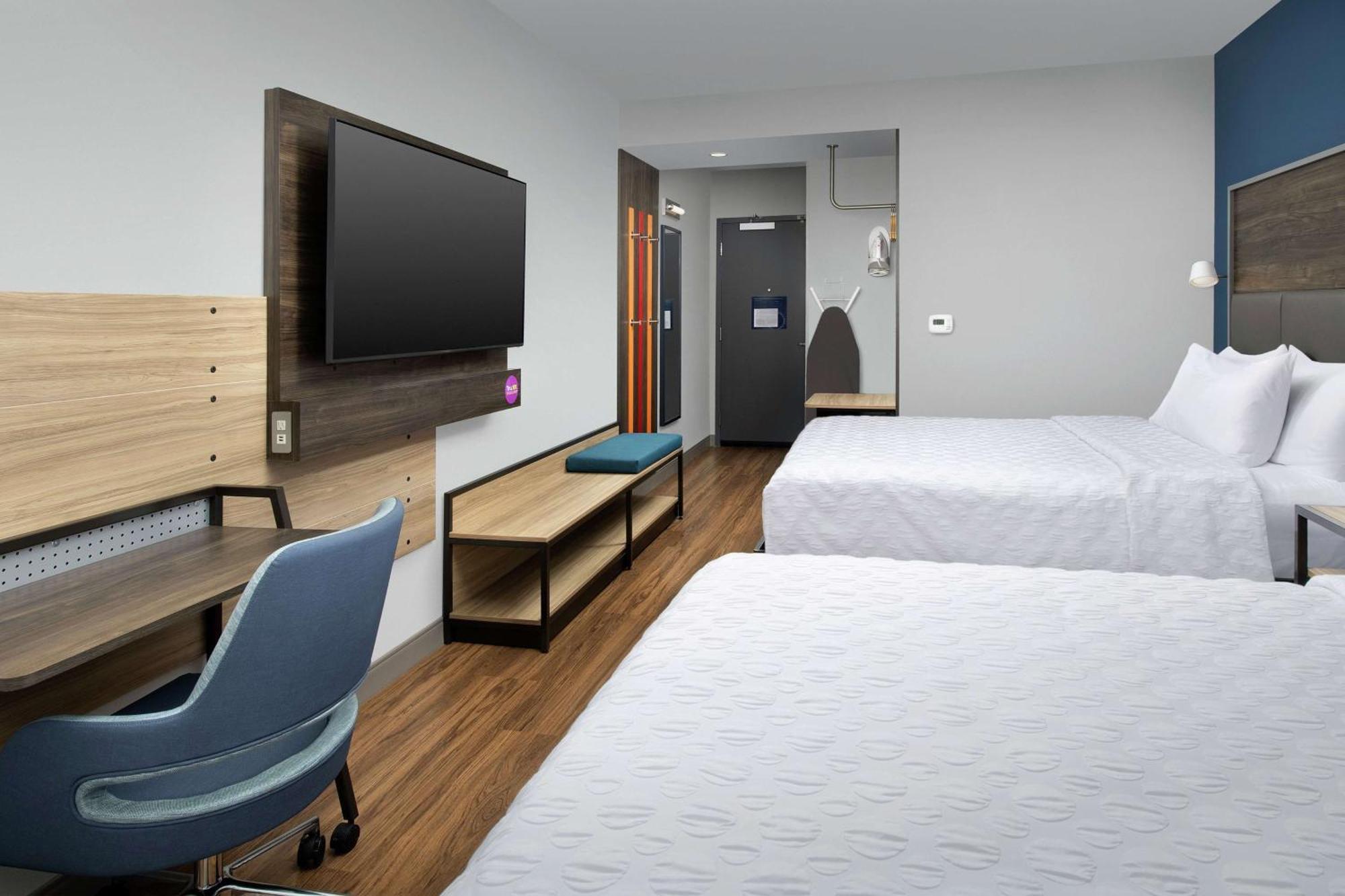 Queen Room Two Queen Beds