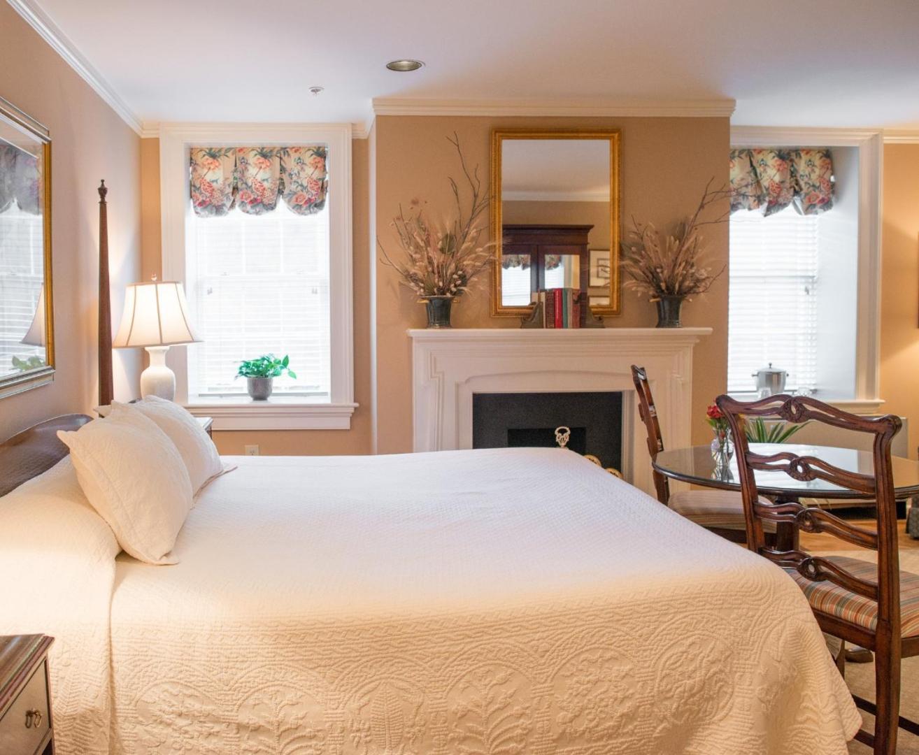 Standard King Room
