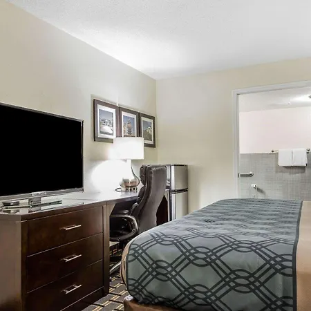 Econo Lodge Coliseum-3