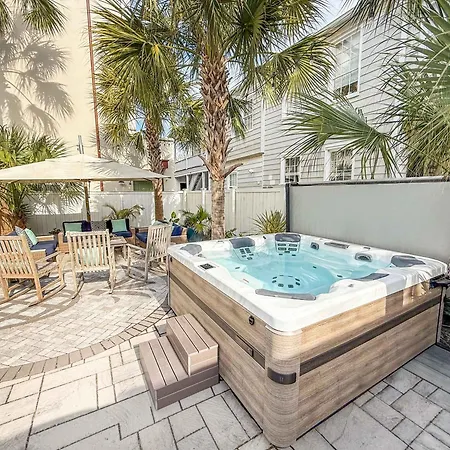 Stunning Secret Courtyard - 1 Block To King-3