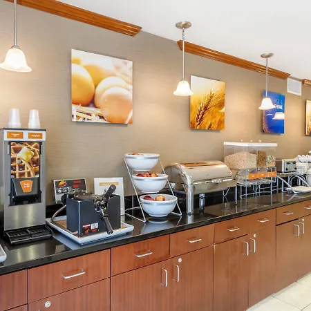 Comfort Inn & Suites Charleston Airport Convention Center-2