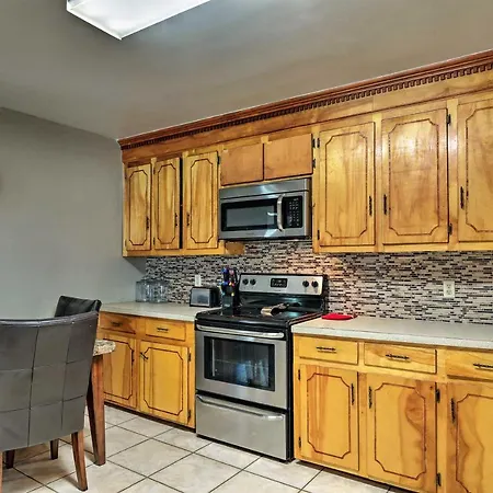Mt Pleasant House With Screened Patio And Pool Table!-3